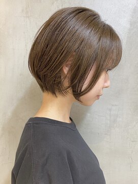 エリマバイフィフス 調布(elima by fifth) ショートボブミルクティーベージュインナーカラー外国人風カラー