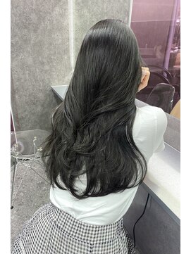 ランズ(LANDS) アッシュオリーブ顔周りレイヤーカット 【韓国ヘア 大阪 梅田】