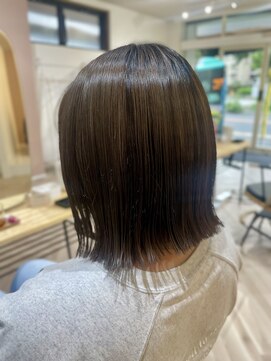 アンドユー(& you.) うるつや切りっぱなしストレート