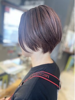 ヌーバイアンドライフ(NU. by and life)の写真/ショートスタイルで小顔効果抜群！骨格・髪質にぴったりの美フォルムを実現♪自宅でのセットも簡単に◎