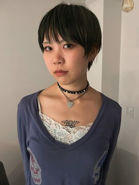 ルーム(Loom.) ショートヘア コントラストハイライト グリーン