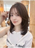 小顔に見せるミディアムレイヤー