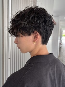 ガーデンヨコハマエスト(GARDEN YOKOHAMA est) サーフカール　スパイラルパーマ　ブルーブラック　ショート