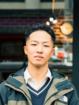 アンドザバダス(&THE BADASS) ツーブロック×アイロンパーマ