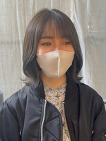 ヴィヴィ(VIVIE)&nbsp;大人ガーリー似合わせミディアムレイヤーカットダークアッシュ