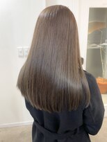 レア 表参道(L'ea)&nbsp;・大人ガーリーダークアッシュ似合わせカットミディアムレイヤー