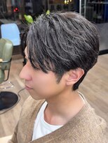 ヨリ サッポロ 札幌大通(yori SAPPORO)&nbsp;ニュアンスパーマ/センターパート/韓国マッシュ/ダークアッシュ