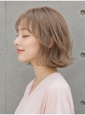 ショートボブ ミルクティーベージュ ダブルカラー ケアブリーチ