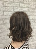 ベージュ×ラフミディアム