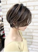 耳かけ/ショートボブ/フォギーベージュ/ウェーブパーマ【江角】