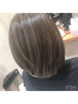 ニーナ ビューティーサロン(NINA Beauty Salon) ナチュラルハイライト#ハイライト#ミディアムヘア