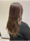 インナーカラーとローライトをどちらも入れた立体感抜群スタイル