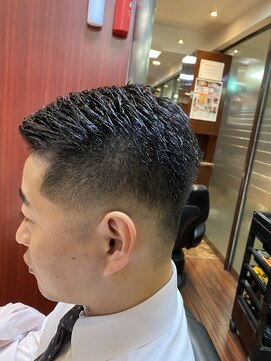 ヒロギンザ 新橋日比谷口店(HIRO GINZA) ビジネス向けフェードスタイル　新橋　理容室　床屋　ヒロ銀座