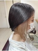 ペールベージュイヤリングカラー☆ボブカットヘアー