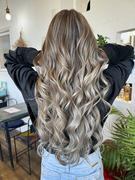 ソンリエ(SONRiE) 外国人風ブロンド