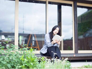 本と美容室 萩店の写真/神奈川県の出版社「アタシ社」が運営する〈本と美容室〉が、山口県萩市に6月29日に新しくオープン