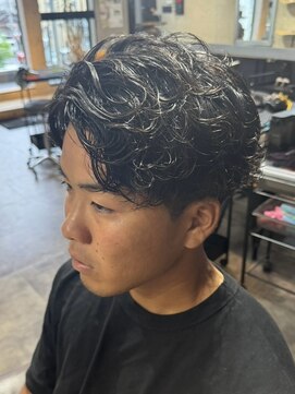 リットバイフィフス 鹿児島中央駅店(Lit by fifth) 波巻きスパイラルパーマツイストスパイラルパーマセンターパート