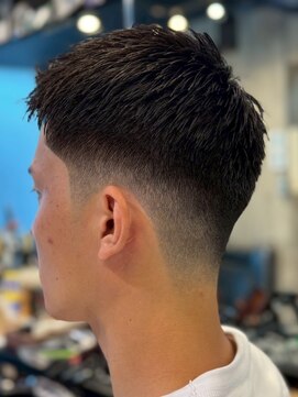 ビンゴ(BINGO) 2175黒髪スキンフェードビジネスサイドパート渋谷バーバー