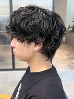 シオン(shion)&nbsp;ブルーブラック刈り上げセンターパートフェザーパーマ_ba562682