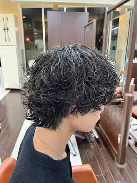 オゼル(OZEL) ツイスパ×レイヤー】上品な抜け感で魅せるモードスタイル