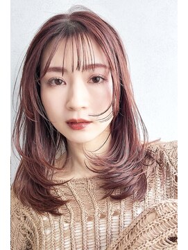 フィガロ アヴェダ(FIGARO AVEDA) 2025 シアーピンクの抜け感レイヤーミディ