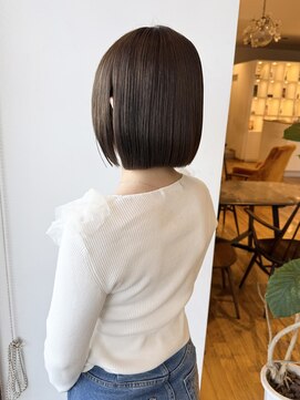 ルッツ(Lutz. hair design) 4/3 ボブ ベージュブラウン タイト【千代田彩夏】