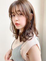 トゥーナ 表参道(tona)&nbsp;ミディアムレイヤー、外ハネボブ、グレージュ、脱白髪染め☆