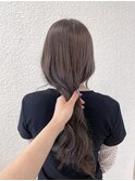 緩めの巻きも可愛いベージュカラー