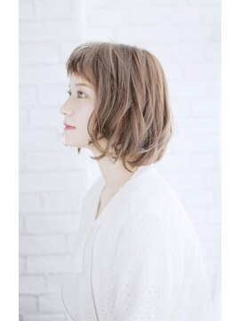 トランクイル サフリック(TRAN9UIL safric) 20代・30代・40代　リズムが生まれるショートバング