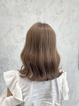 デミヘアー(Demi hair) ラテベージュ×波ウェーブミディアム