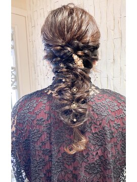 美容室 ロジェ(Roje) 編みおろしアレンジ