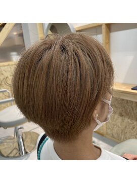 スクリバイタヒエ(SUKURI by tahie) #ベージュ #ショート #ハイトーンカラー