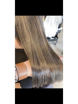 ヘアーエポック(hair epoque) 20代30代40代の艶めくヘーゼルベージュ/シークレットハイライト