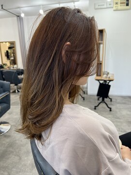 ミント 鳳(Mint.) 20代30代アッシュグレージュミディアムウルフ伸ばしかけ抜け感