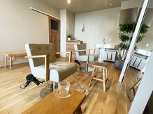 ミニマル(MINIMAL)の雰囲気（緑が多くナチュラルテイストの店内です！）