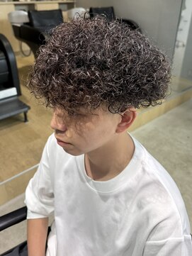 レタッチ バイ フィフス 天神大名(RETOUCH by fifth) プードルパーマハードスパイラルパーママッシュメンズパーマ束感