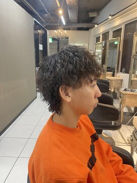 アイズ 海老名(AIZU) ツイストスパイラルパーマ　ミニウルフ　縦落ちツイスト　波巻き