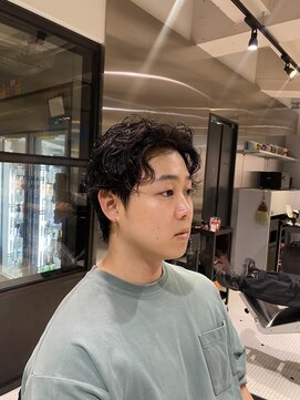 フランクスバーバーザスタンド(Frank’s barber the stand) サーフカール/スパイキーショート/ブルーブラック/飯田橋