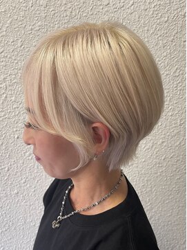 キジ(KIJI) ショートボブ/コンパクトショート/ホワイトアッシュ/ホワイト