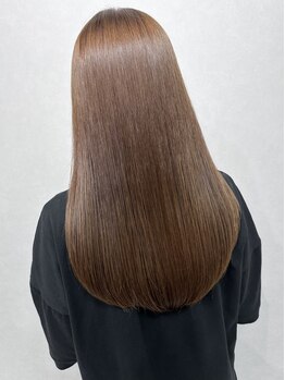 ルアナ(Luana)の写真/一人一人の髪質やクセを見極め最適な薬剤を使用しているから、年代問わずに理想的な髪質を実現できる♪