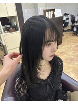 ステラ(Stella)&nbsp;韓国風ブルーブラックで叶う艶レイヤーヘア