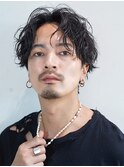 色気は、整えすぎない。半ナマシャドウパーマ