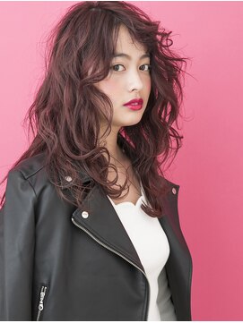 シャンプー 本店(SHAMPOO) エッジの効いたスタイリングで、甘辛ロングヘアー
