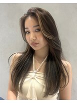 ヨロ 小岩(YOLO) フェイスレイヤーミルクティーハイライトケアブリーチ