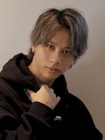 コンフィデンス 新宿3rd(confidence)&nbsp;センターパートナチュラルパーマホストツーブロックスーツ