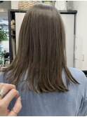 カーキベージュの切りっぱなしのミディアム【銀座】