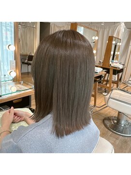 ネオリーブ チロル 横浜西口店(Neolive CiroL.) ぱつっとボブ　オリーブグレージュ