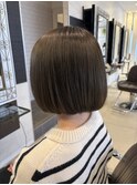 ボブ×オリーブベージュ