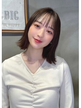 メゾンドムニ 恵比寿(Maison de MUNi) 切りっぱなし外ハネボブシースルーバングレイヤーボブ