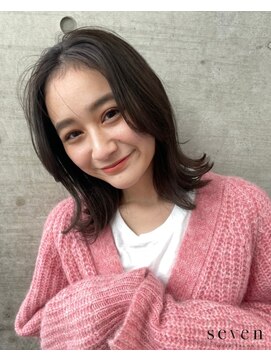 セブン 金町(seven) センターパート/外ハネミディアム/暗髪